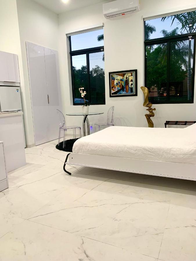 Men Only Clothing Option Guesthouse Near Wilton Manors フォート・ローダーデール エクステリア 写真
