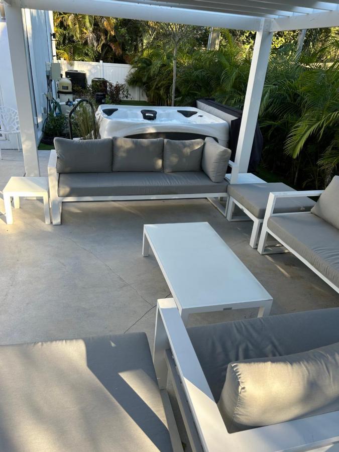 Men Only Clothing Option Guesthouse Near Wilton Manors フォート・ローダーデール エクステリア 写真