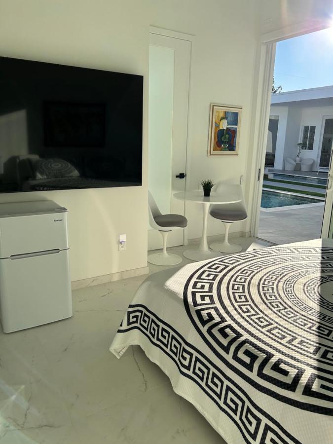 Men Only Clothing Option Guesthouse Near Wilton Manors フォート・ローダーデール エクステリア 写真